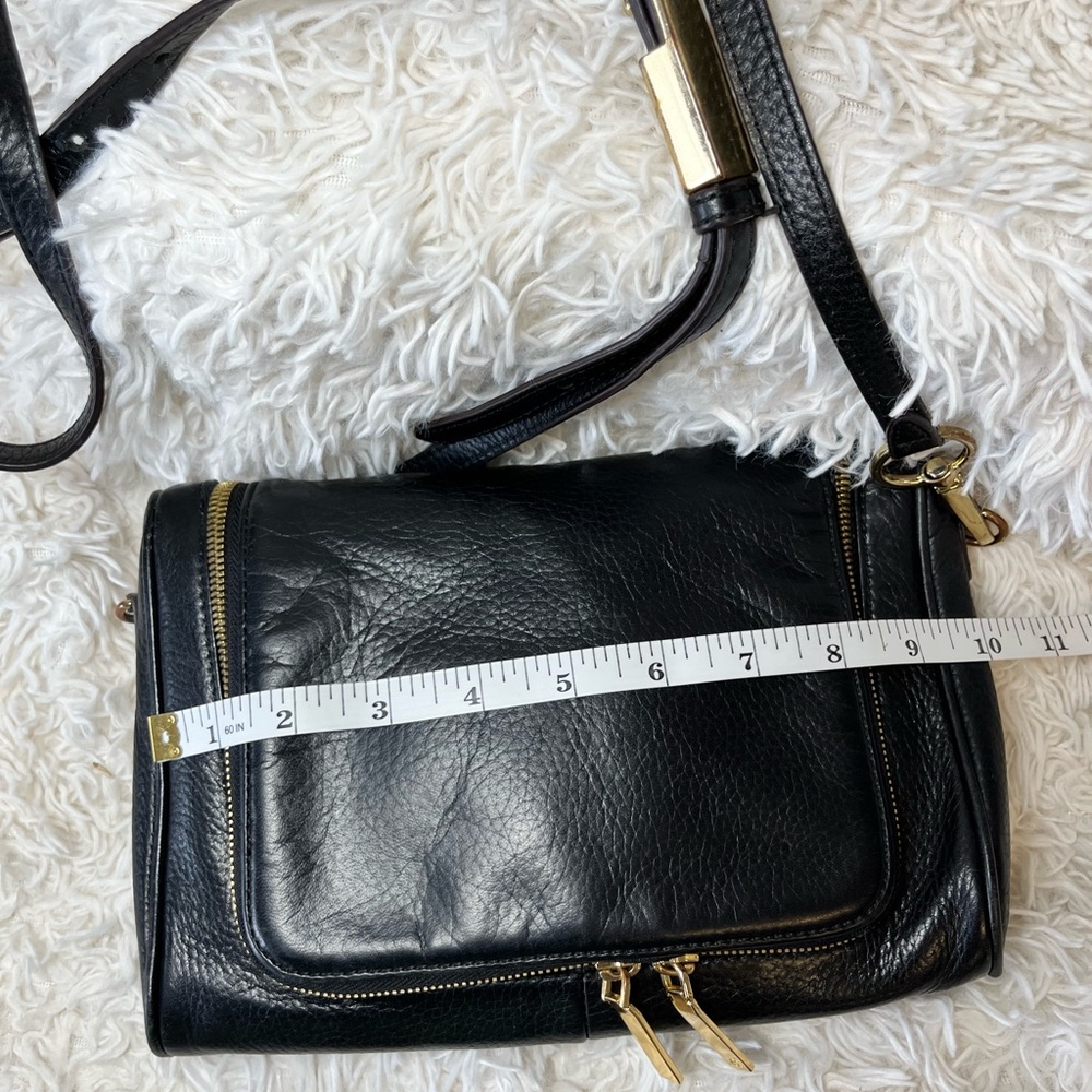 G.I.L.I. Halo Leather Crossbody - Picture 4 of 8